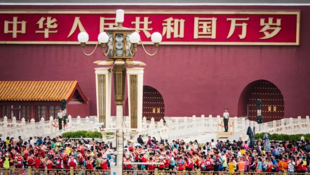 然而，名气却祸害了我的生活，如果我能够抛开它，会感到很高兴的。